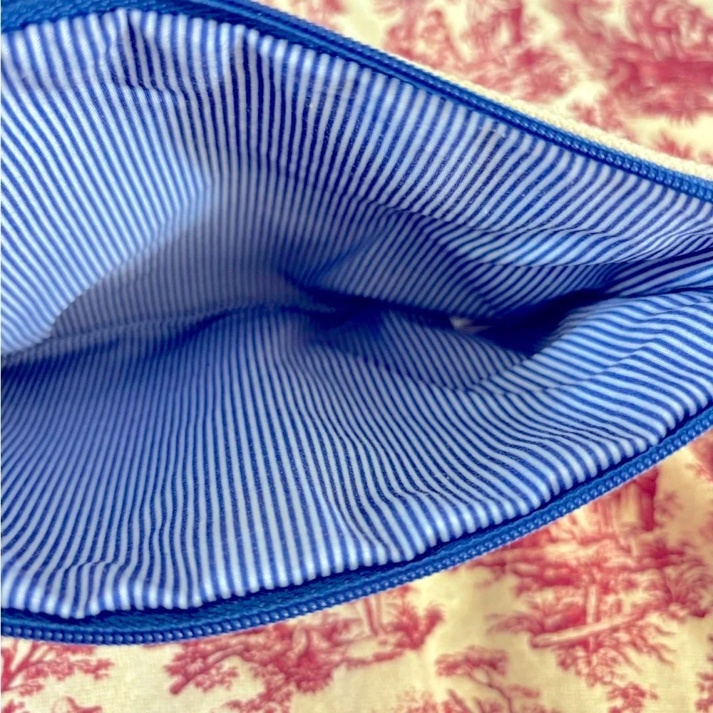 “Love of Art” Heart/Birds 2019 Brighton Canvas zi wallet makeup pencil bag NWOT!